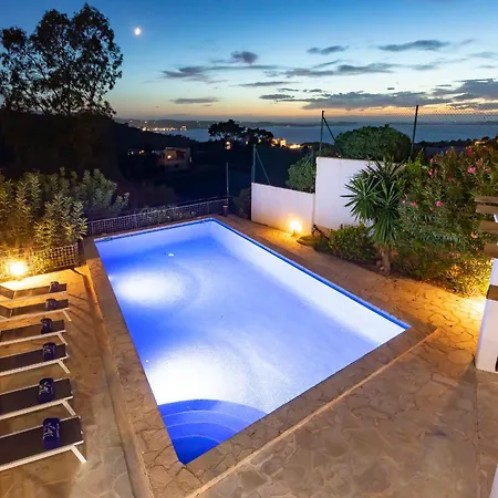 Villa Near San Antonio Sleeps 11