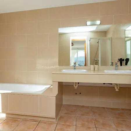 Near San Antonio Sleeps 11 Villa *