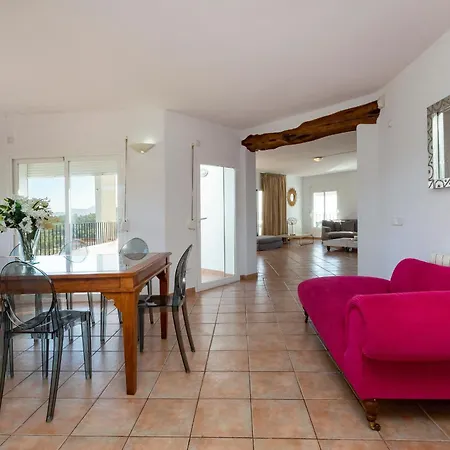 Villa Near San Antonio Sleeps 11